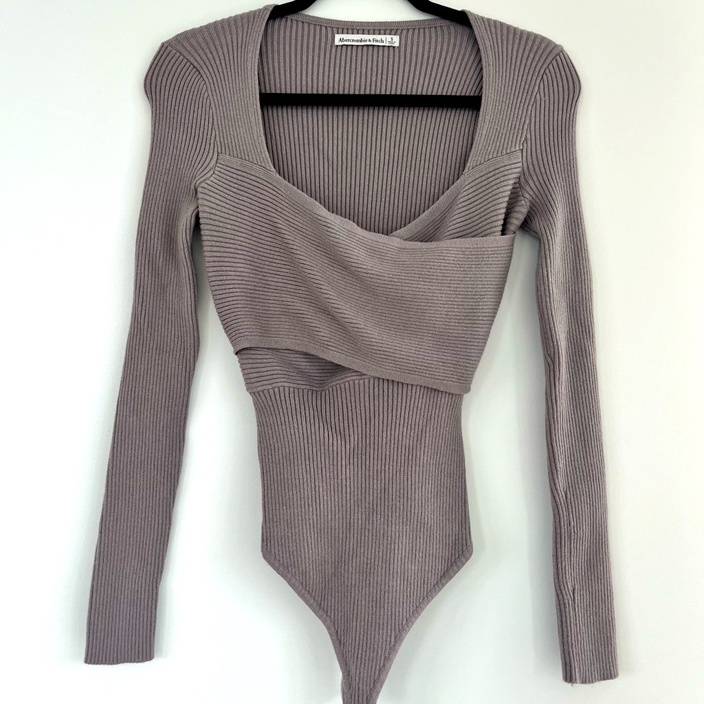 Abercrombie & Fitch Women's Sweater in Taupe